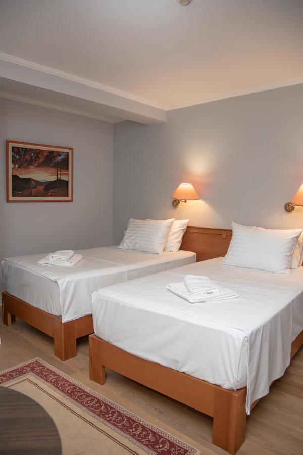 Arber Hotel Τίρανα Εξωτερικό φωτογραφία