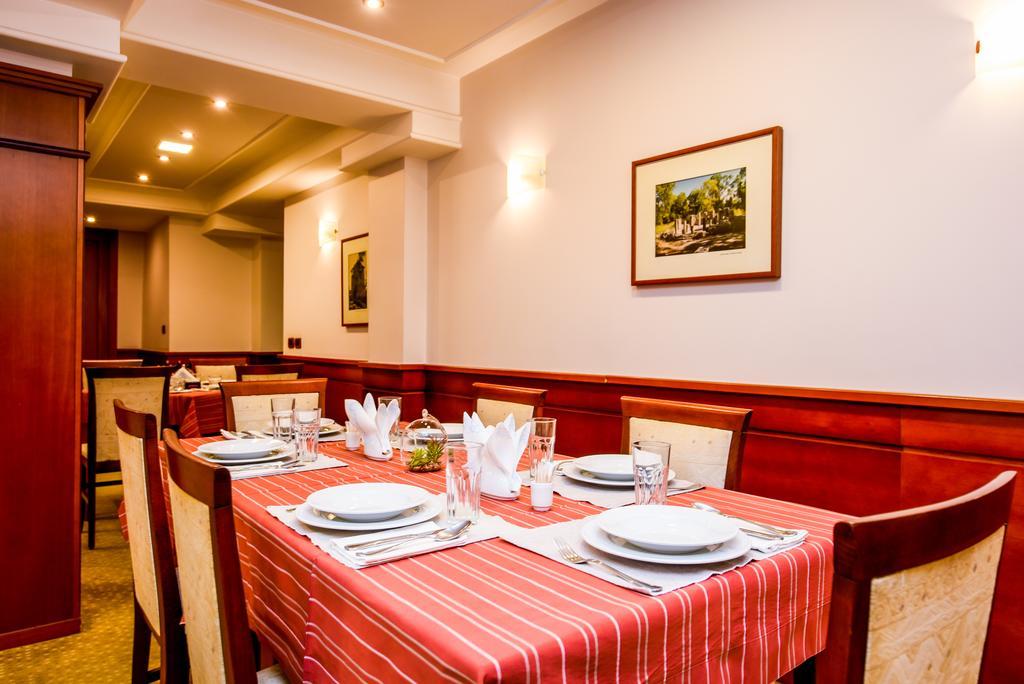 Arber Hotel Τίρανα Εξωτερικό φωτογραφία
